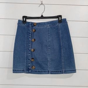 Free People | NWOT button down blue denim mini skirt